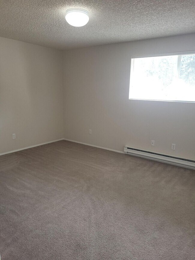 Building Photo - 8309 Cirque Dr W