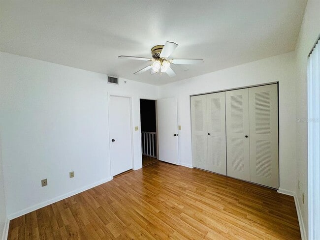 Building Photo - 320 Island Way