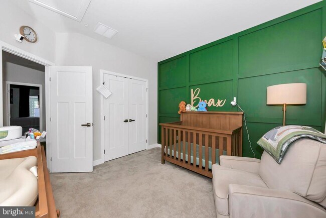 Building Photo - 256 Stallion St
