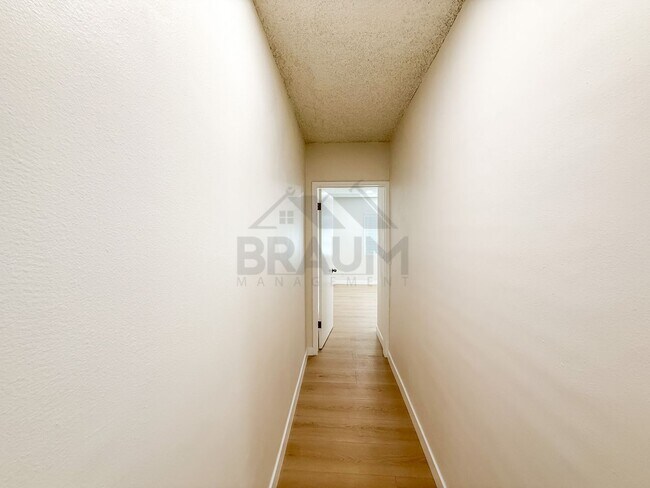 Building Photo - 13115 Oxnard St