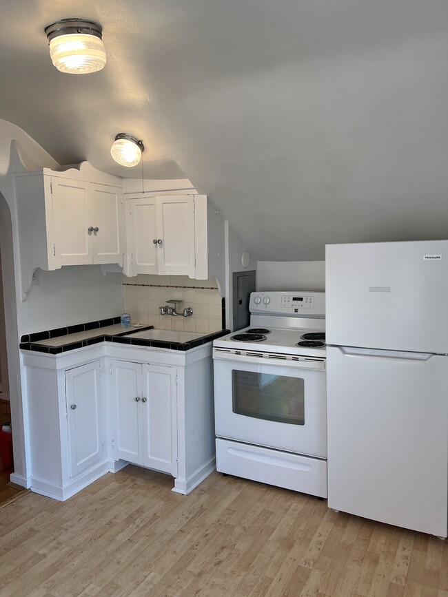 kitchen - 123 C St