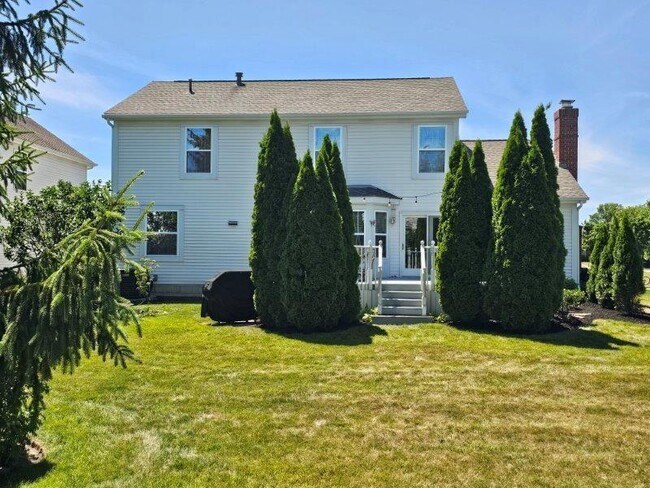 Building Photo - 4540 Redwood Vine Dr
