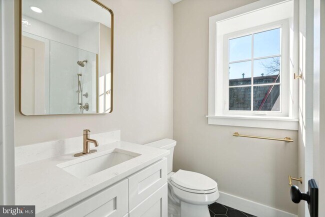 Building Photo - 347 E Gorgas Ln