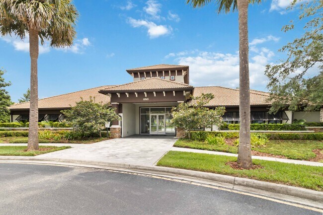 Building Photo - 1318 Royal St. George Blvd