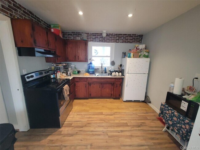 Building Photo - 2250 NY-302