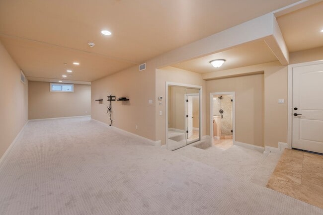 Building Photo - Luxury Detached Townhome in Redondo Beach