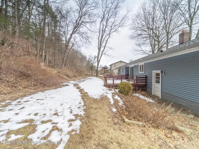 Building Photo - 30 Redwood Rd