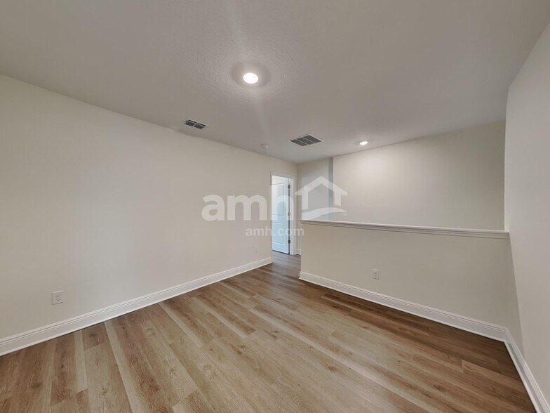 Building Photo - 5956 Pinewood Ests Dr