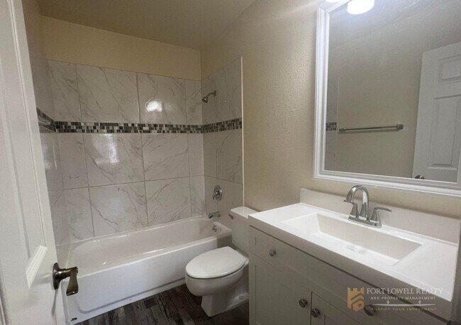 Building Photo - Coming Soon! 3 Bed/2 Bath home in Glendale! Located in an HOA! (Available on 05/15/26)