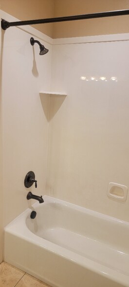 Building Photo - 929 W Sunrise Ln