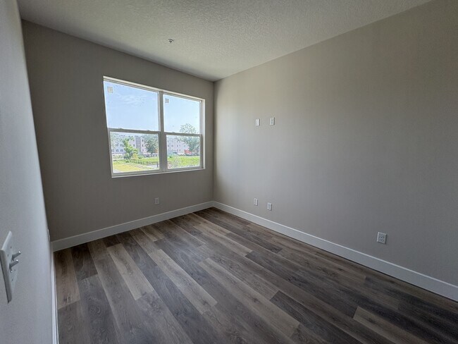 Building Photo - 4424 S Texas Ave