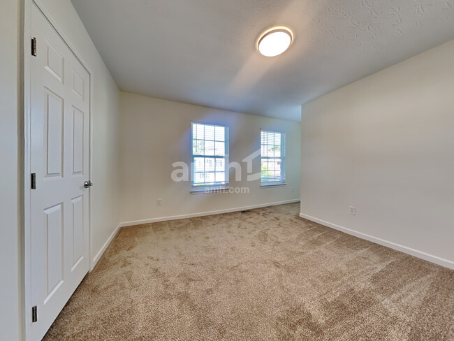 Building Photo - 4897 Jessica Suzanne Dr