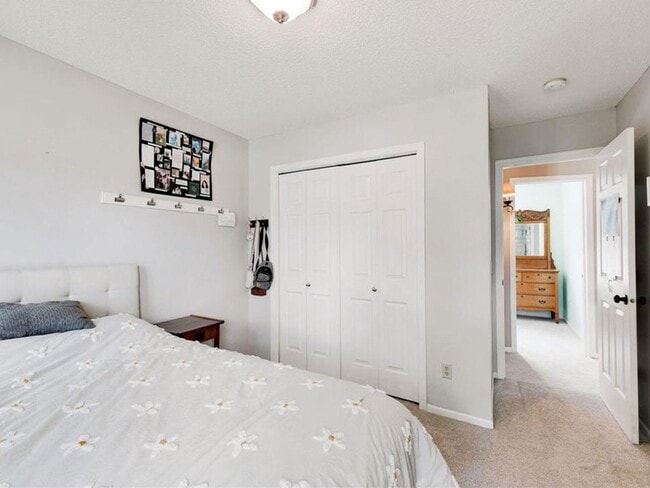 Building Photo - Spacious Like-New 2-Story with Office, Fireplace, Sunroom, Gourmet Kitchen & More!