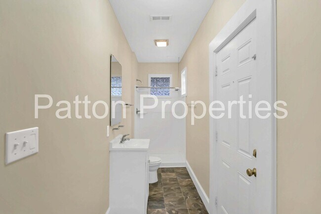 Building Photo - Five Points Home