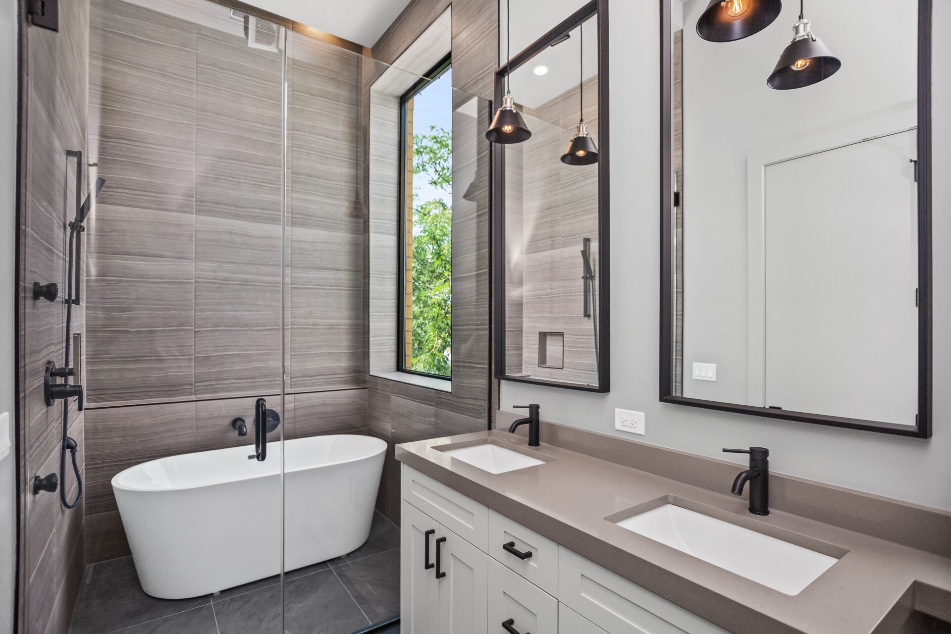 Building Photo - 6556 S Minerva Ave