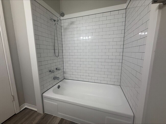 Building Photo - 5303 E 32nd Pl