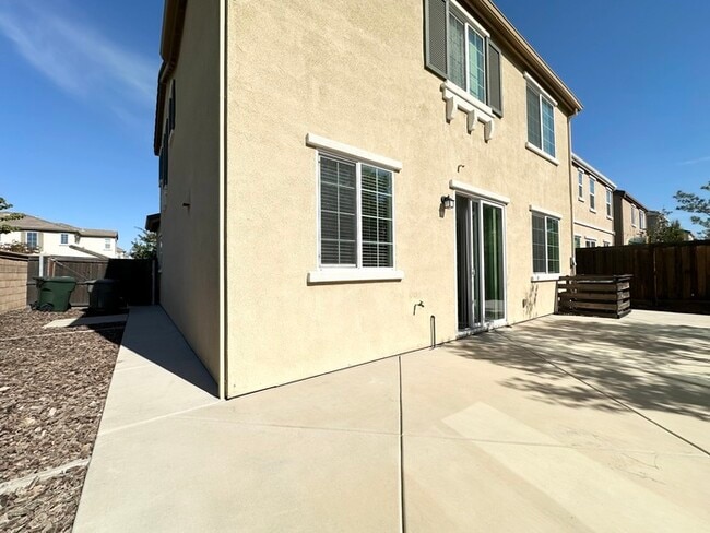 Building Photo - 1008 Oakbriar Cir