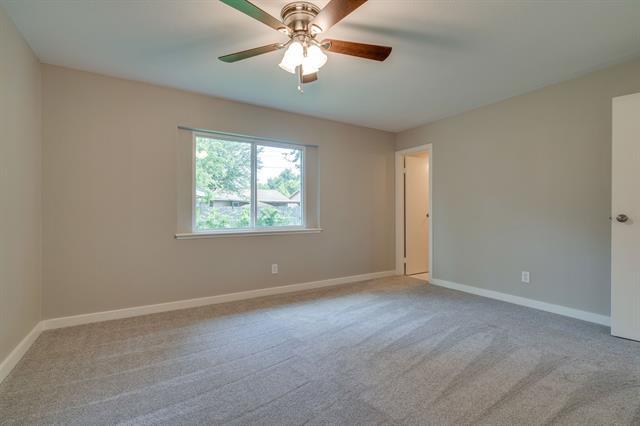 Building Photo - 930 Briarwood Dr