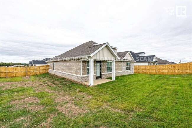 Building Photo - 582 Wagon Wheel Ave