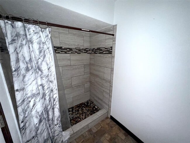 Building Photo - 7130 Kings Dr