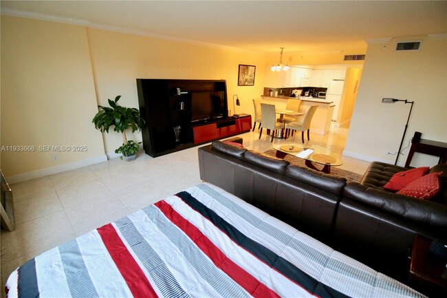 Building Photo - 2501 S Ocean Dr