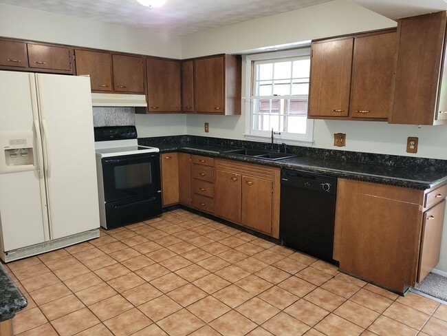 Building Photo - 3915 S Orchard Ct
