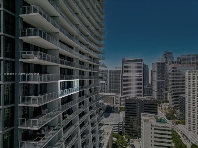 Building Photo - 1010 Brickell Ave