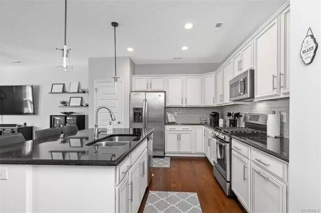 Building Photo - 8088 Bisbrooke Ct