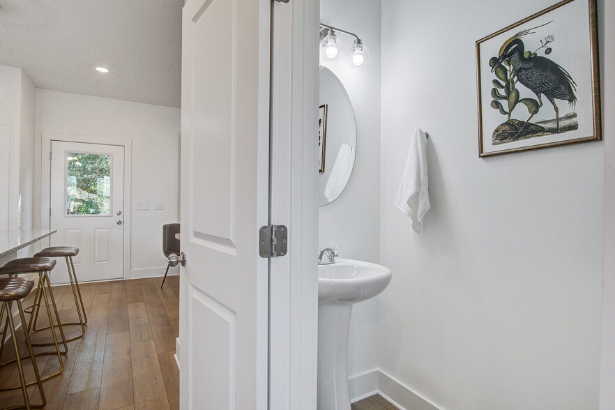 Building Photo - 2161 W Jimtown Dr