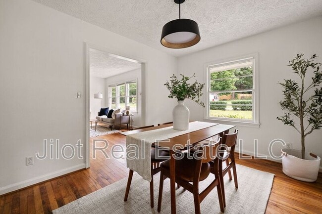 Building Photo - 2855 Monticello Pl