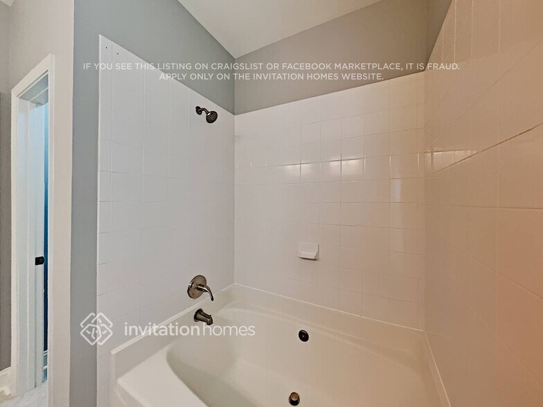 Building Photo - 14643 Eastgrove Dr