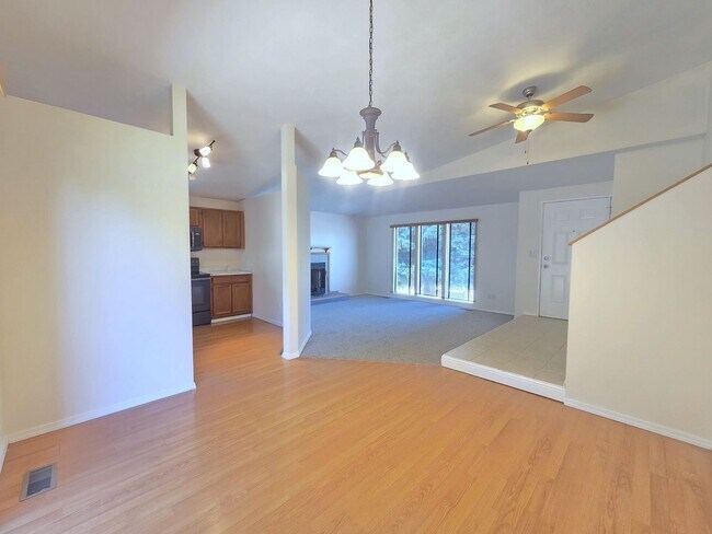 Building Photo - $2,700 - 4 Bed / 2 Bath Beautiful Home in Indian Trail