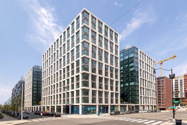 Building Photo - 949 1st St SE