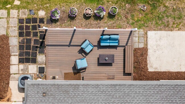 Building Photo - 3673 Pheasant Dr