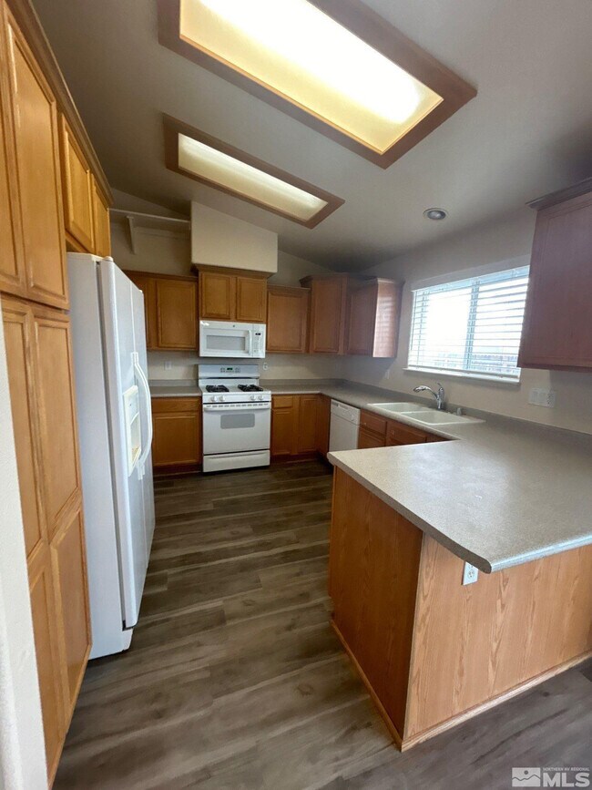 Building Photo - 455 Mallard Way