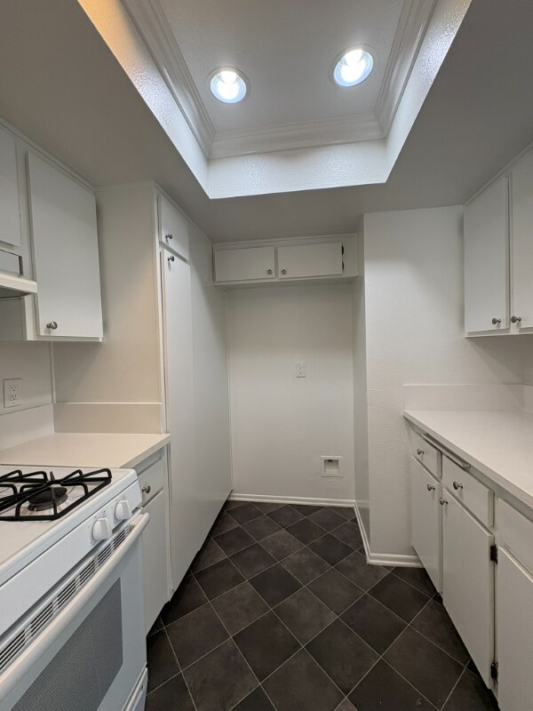 Building Photo - 6400 Kraft Ave