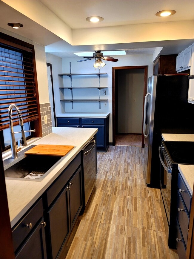 Building Photo - 18220 SW Pheasant Ln