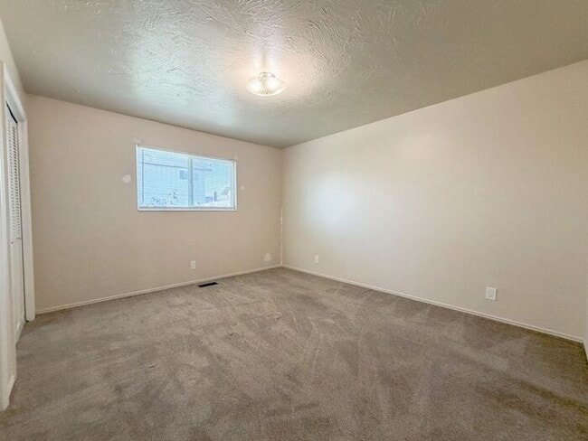 Building Photo - 2384 W Derby St