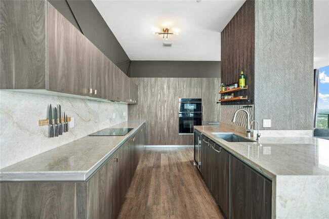 Building Photo - 480 NE 31st St