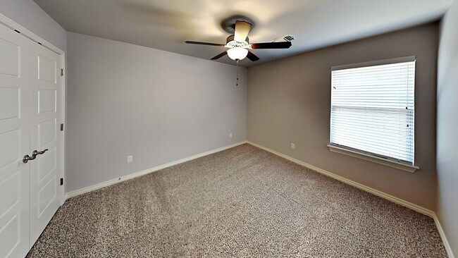 Building Photo - Beautiful 4 Bed 2 Bath Home in Mustang Schools