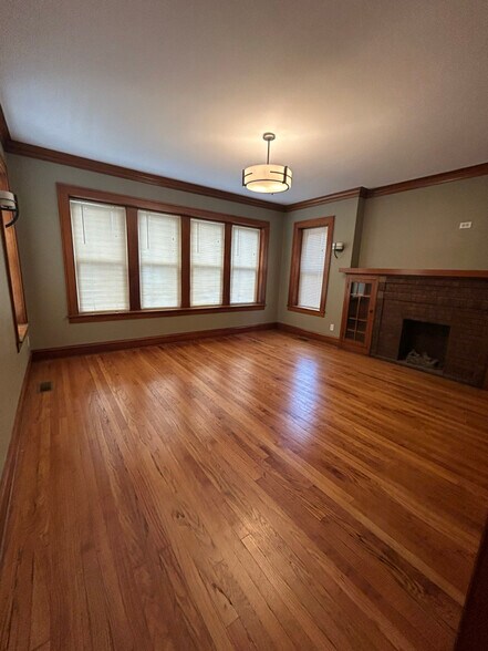 Building Photo - 3227 N Albany Ave