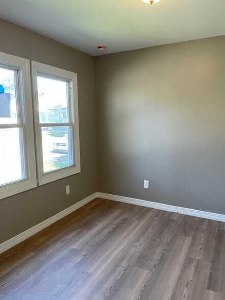 Building Photo - 1615 Lawton Ave
