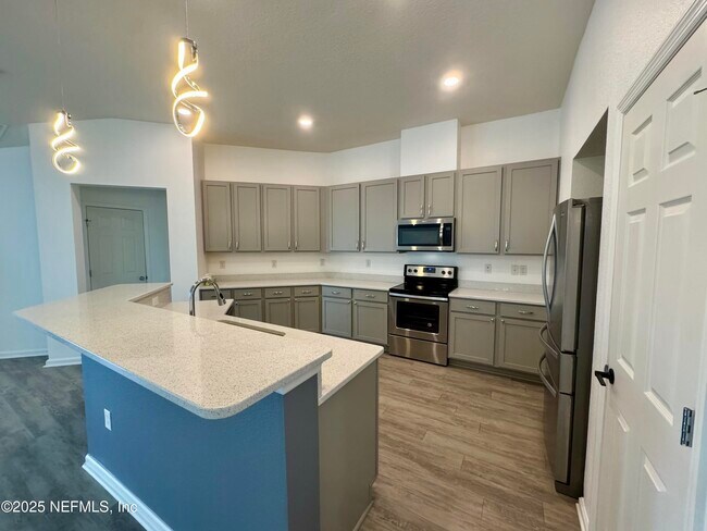 Building Photo - 14916 Durbin Cove Way