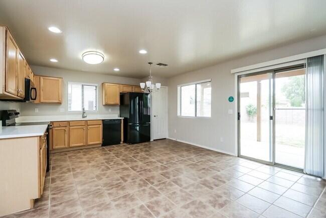 Building Photo - 3146 W Carlos Ln