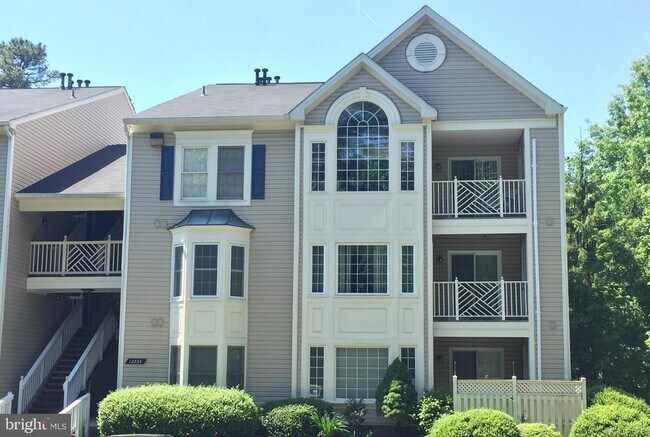 Building Photo - 12233 Fairfield House Dr