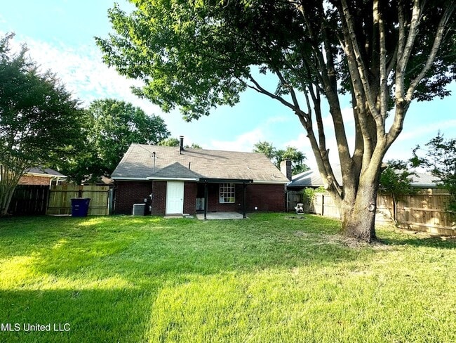 Building Photo - 10233 Curtis Dr