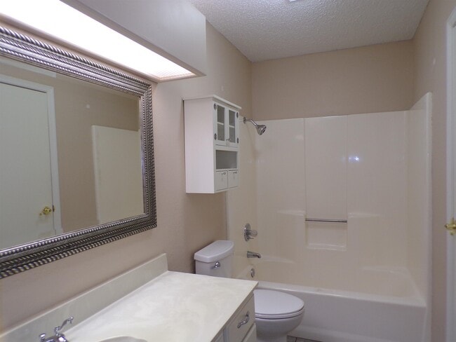 Building Photo - 106 Dawn