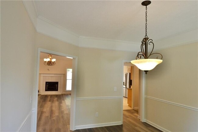 Building Photo - 911 Oakwood Dr
