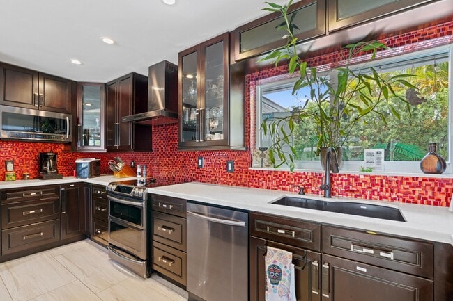 Building Photo - 3705 NE 16th Ave