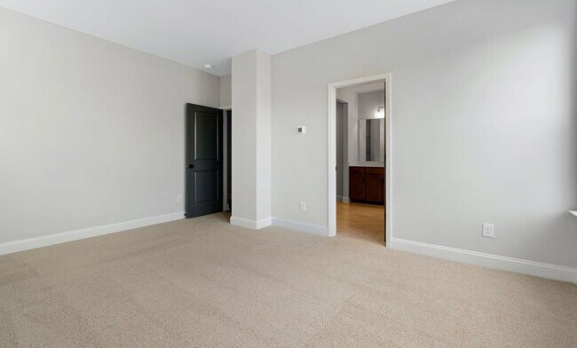 Building Photo - 5918 Ardrey Kell Rd